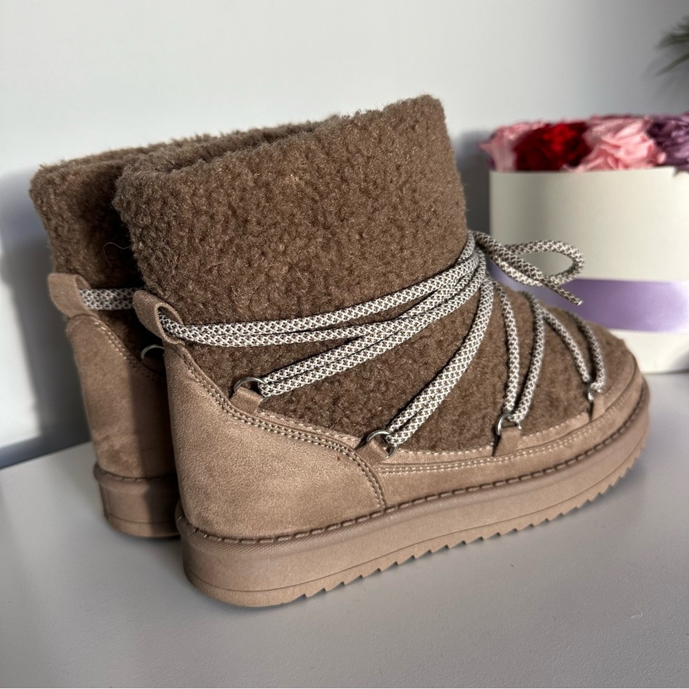Fall winter snow boots Size 8 - Picture 4 of 9
